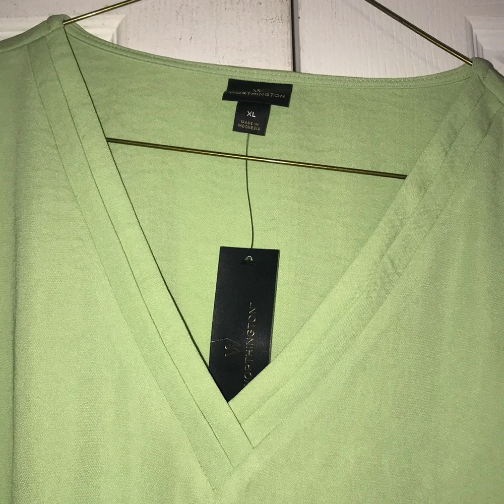 NWT Women’s Worthington Top - Picture 2 of 8